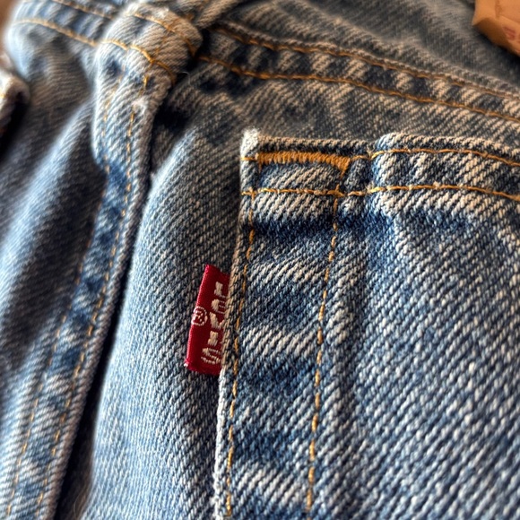 Levis Jeans 550 Relaxed Fit Tapered Leg Mens Size 38x32 USA - Picture 5 of 7